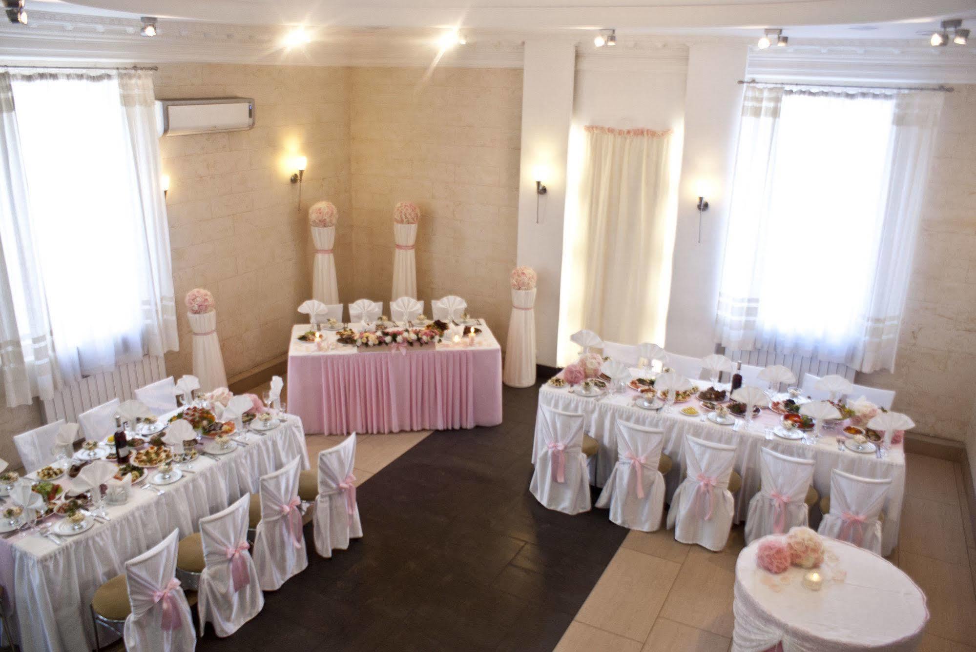 U Fontana Hotel مينسك المظهر الخارجي الصورة