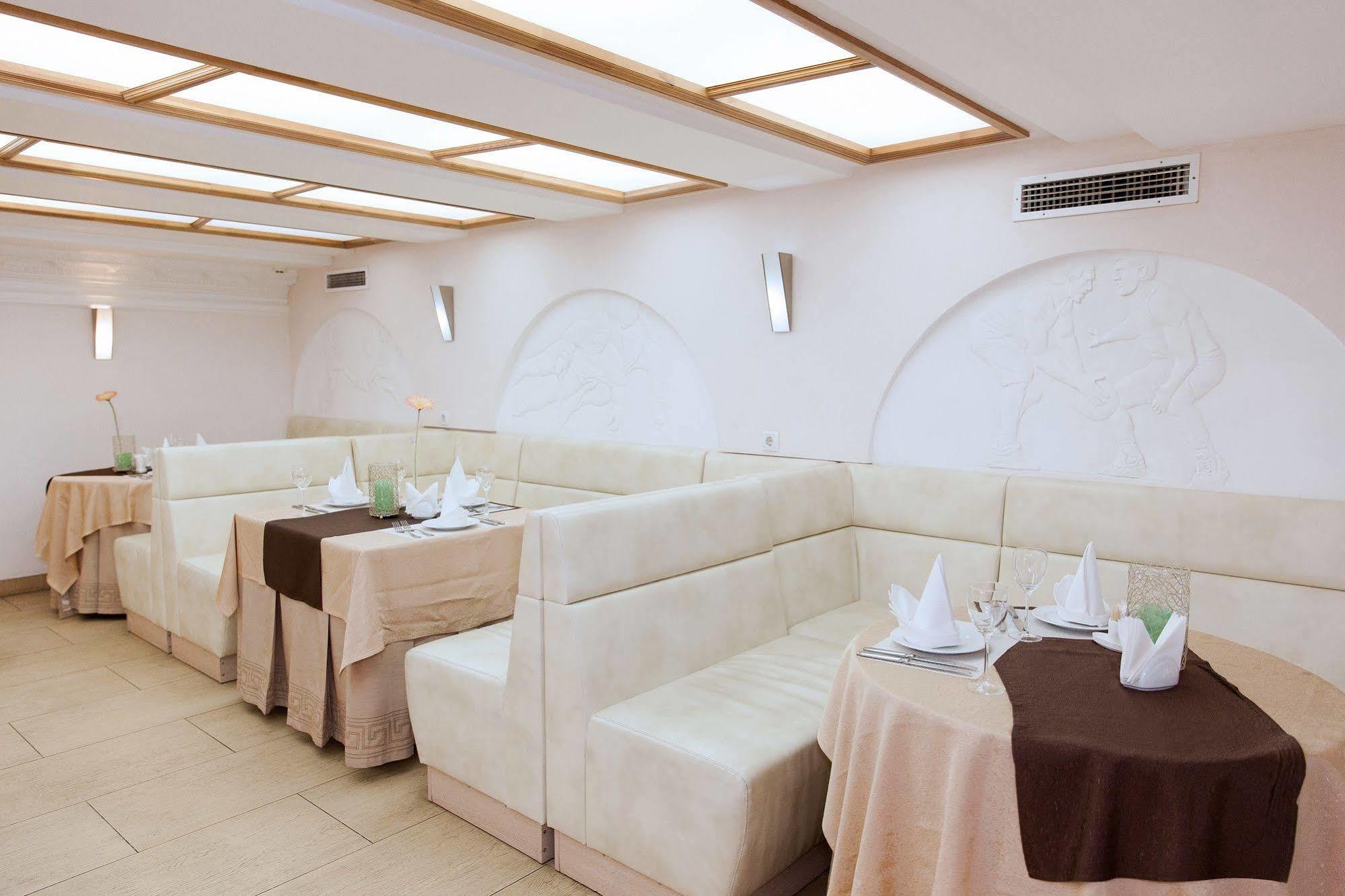 U Fontana Hotel مينسك المظهر الخارجي الصورة