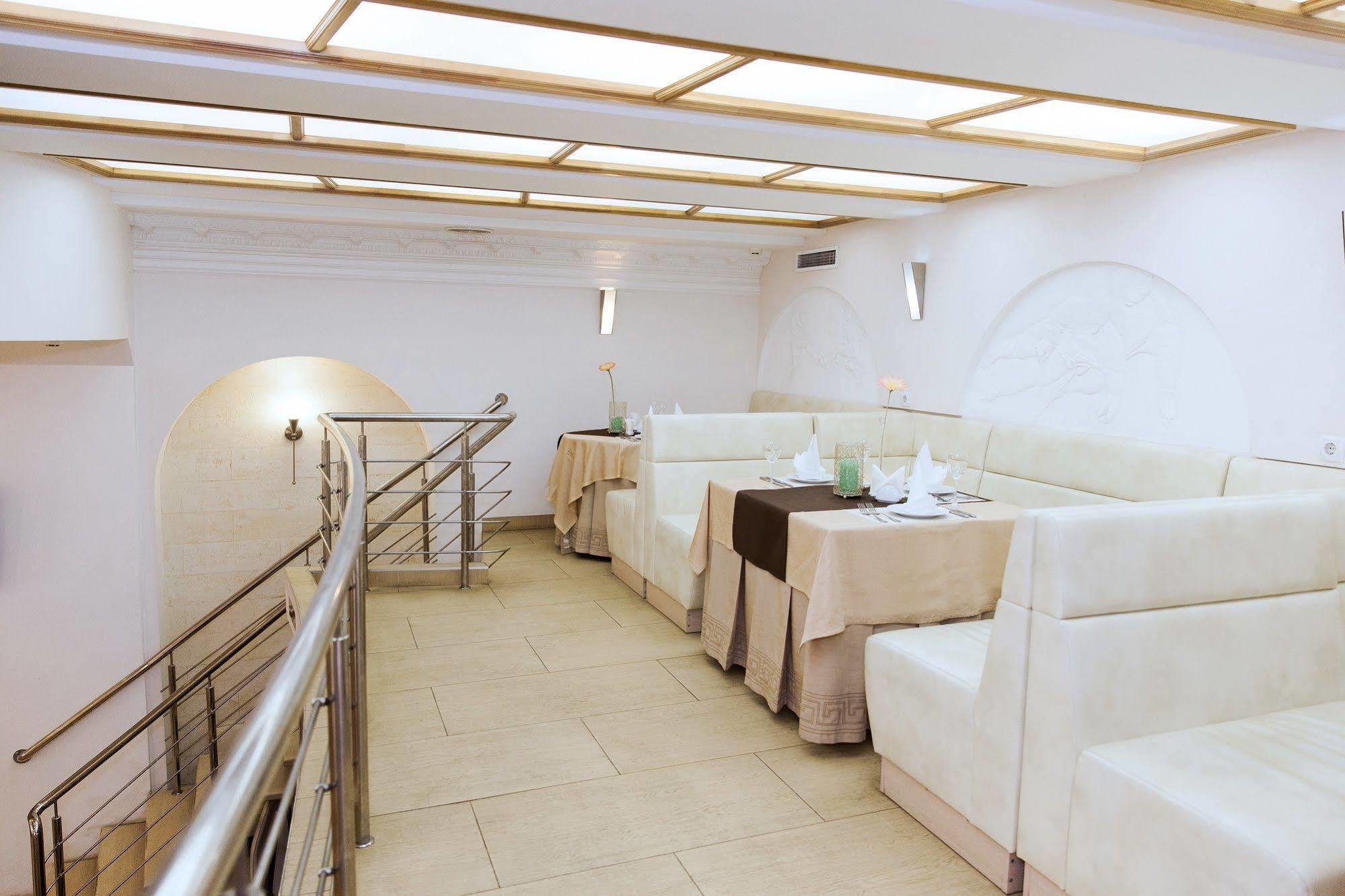 U Fontana Hotel مينسك المظهر الخارجي الصورة