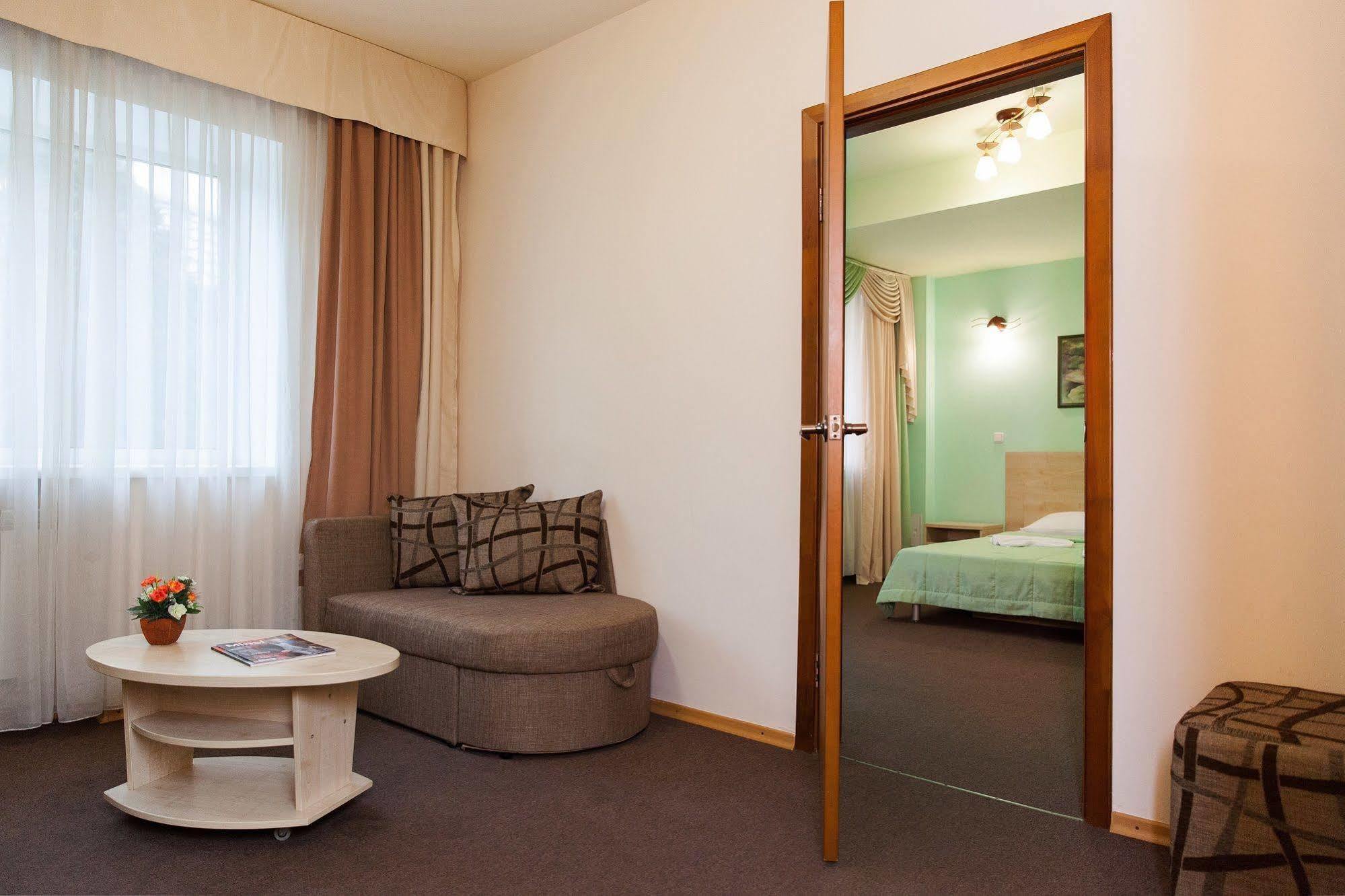 U Fontana Hotel مينسك المظهر الخارجي الصورة