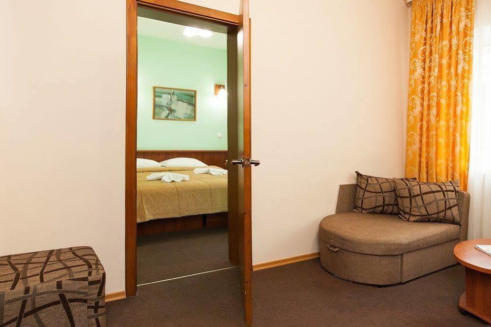 U Fontana Hotel مينسك المظهر الخارجي الصورة